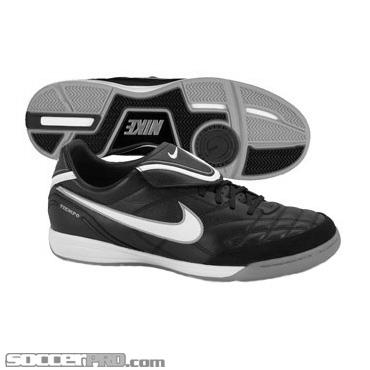 Nike Tiempo Black Soccer Shoe Review photo 3
